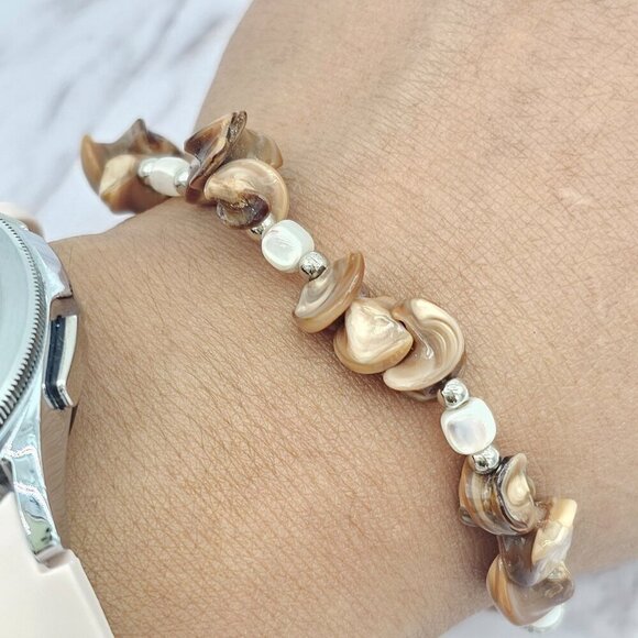 Vintage Puka Shell Bracelet 7" | Handmade - Picture 4 of 13